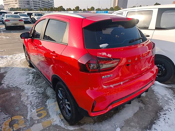 Фото 5 - Geely Vision X3