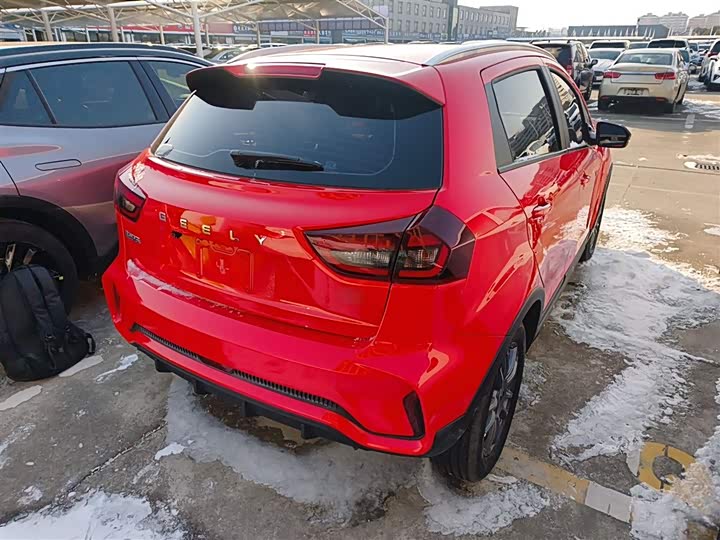 Фото 7 - Geely Vision X3