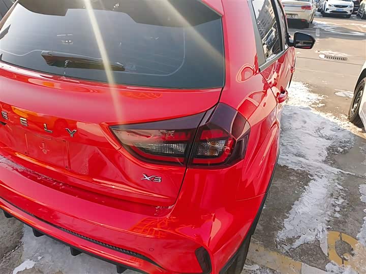 Фото 8 - Geely Vision X3