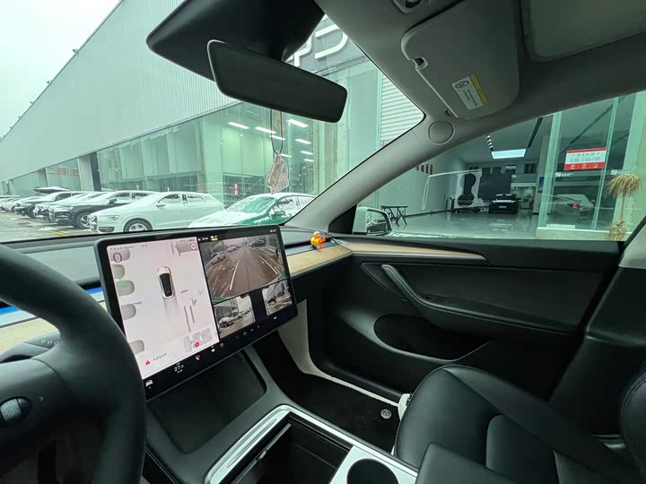 Фото 5 - Tesla Model Y