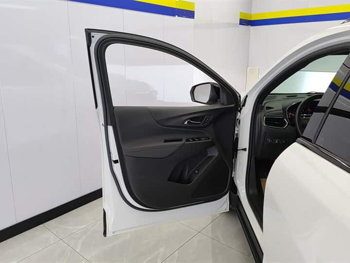 Фото 7 - Chevrolet Equinox