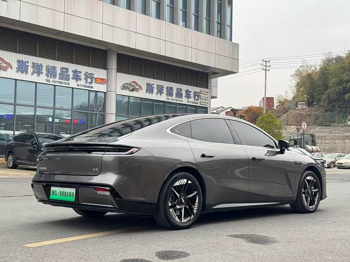 Фото 6 - Geely Galaxy E8