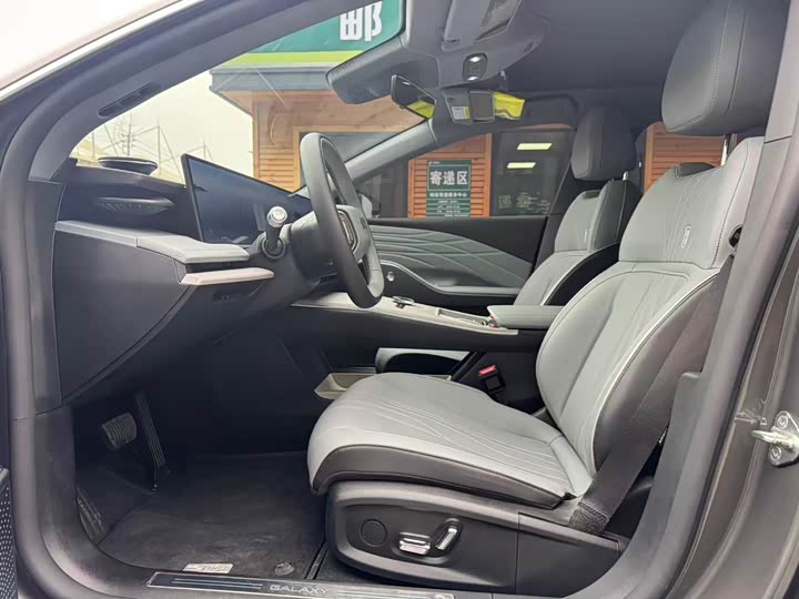 Фото 7 - Geely Galaxy E8