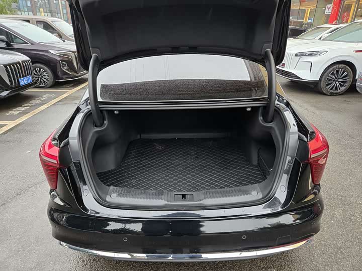 Фото 4 - Hongqi H5