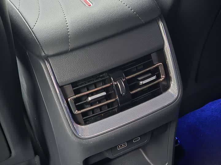 Фото 5 - Hongqi H5