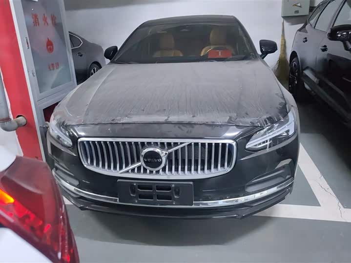 Фото 2 - Volvo S90