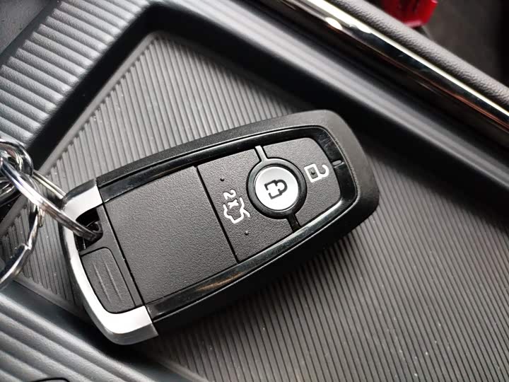 Фото 9 - Ford Mondeo