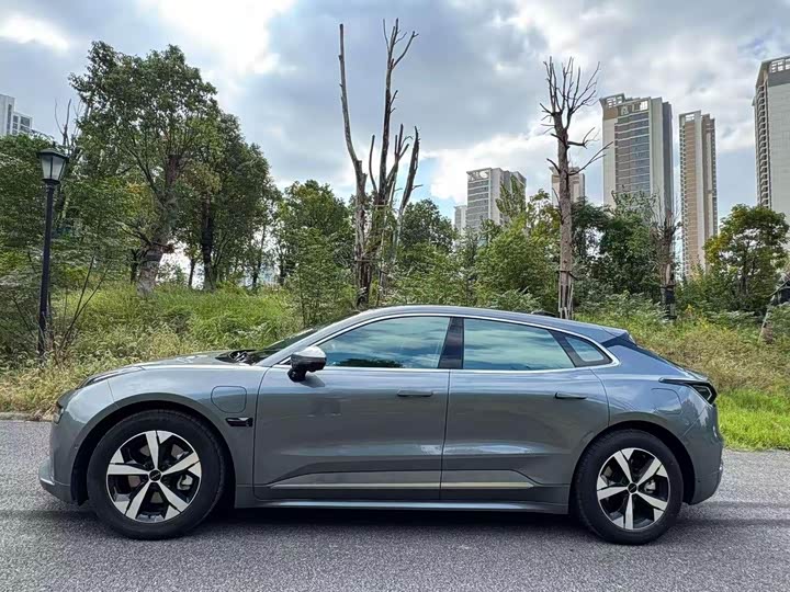 Фото 4 - Zeekr 001