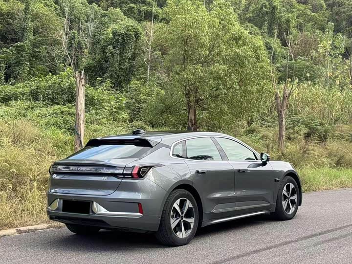 Фото 5 - Zeekr 001