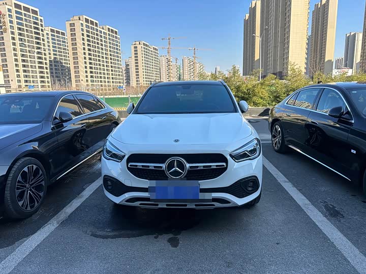 Фото 2 - Mercedes-Benz GLA-Class