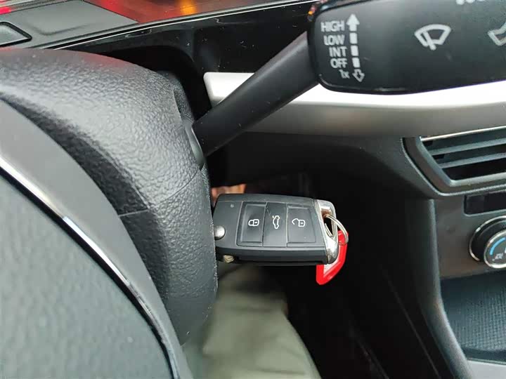 Фото 9 - Volkswagen Lavida