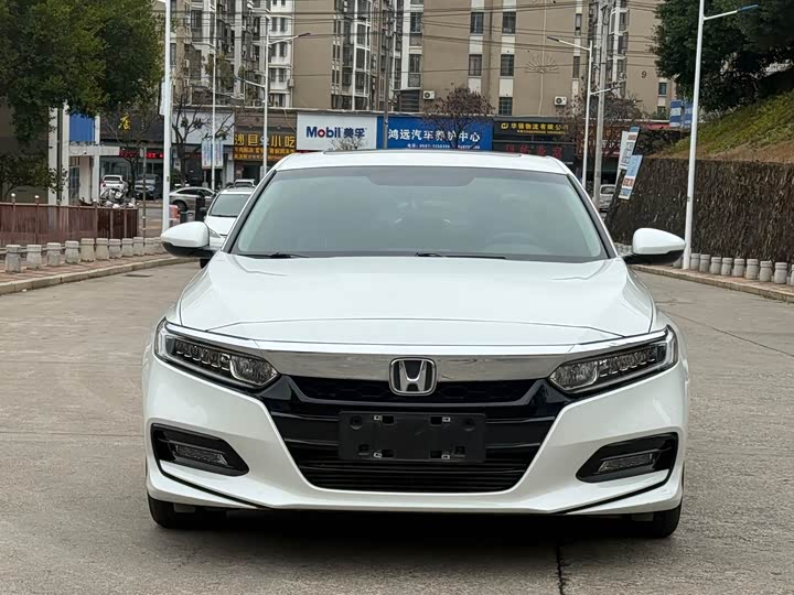 Фото 2 - Honda Accord