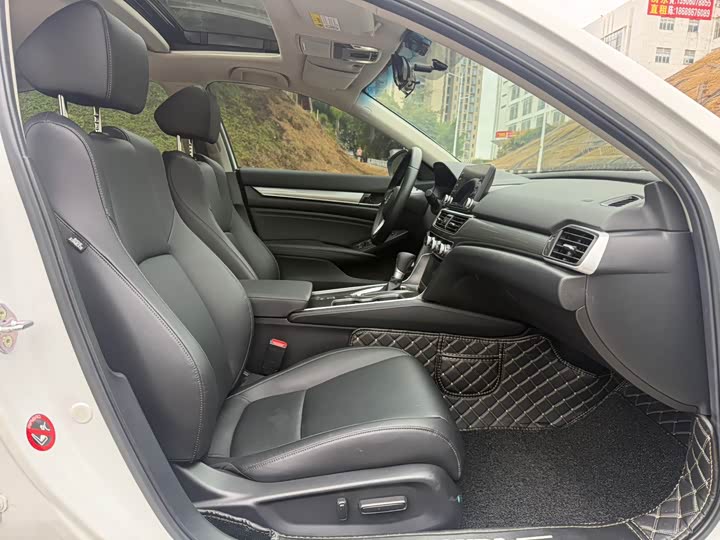 Фото 7 - Honda Accord