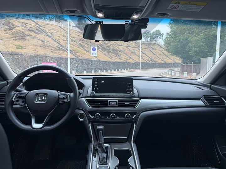 Фото 8 - Honda Accord