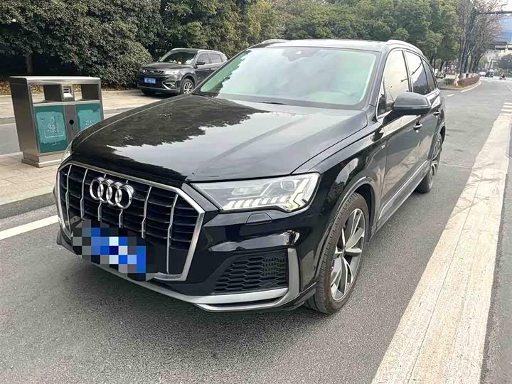 Фото 1 - Audi Q7