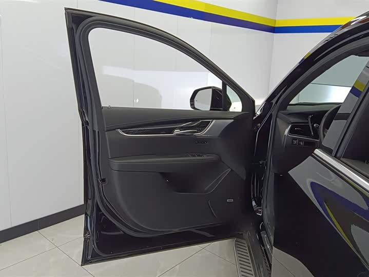 Фото 7 - Cadillac XT6