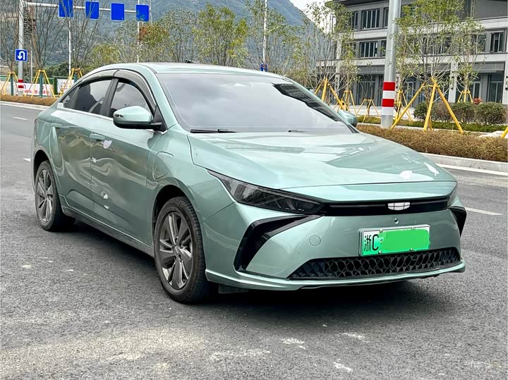 Фото 2 - Geely Geometry G6