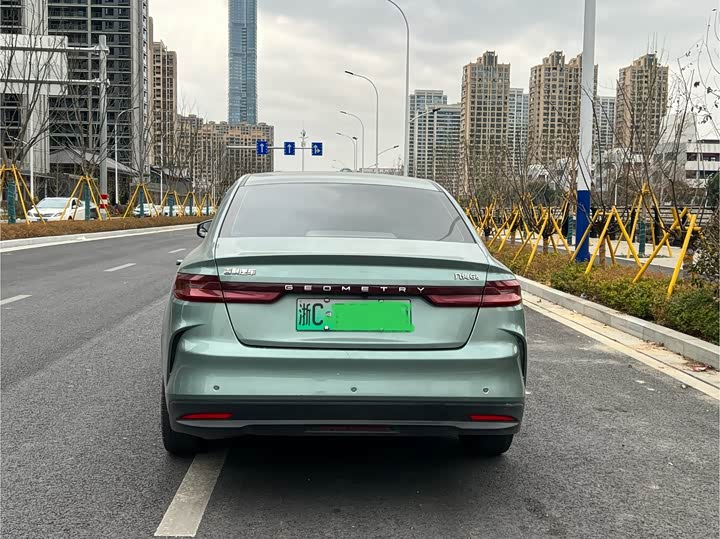 Фото 4 - Geely Geometry G6