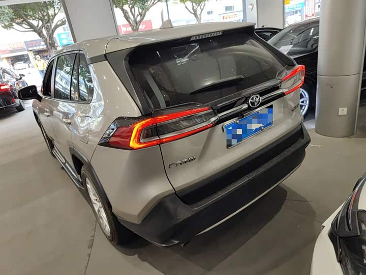 Фото 5 - Toyota Wildlander