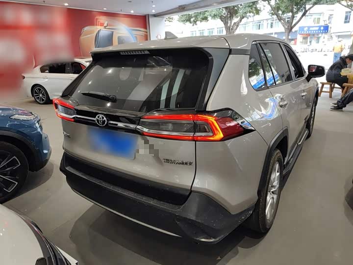 Фото 7 - Toyota Wildlander