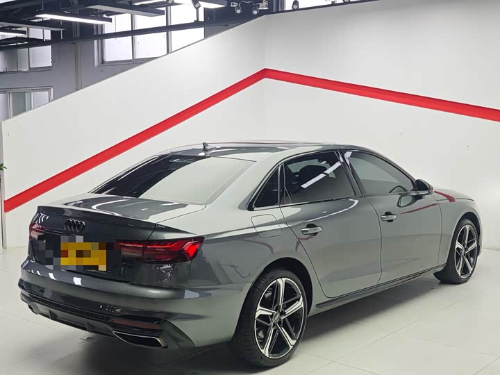 Фото 4 - Audi A4L