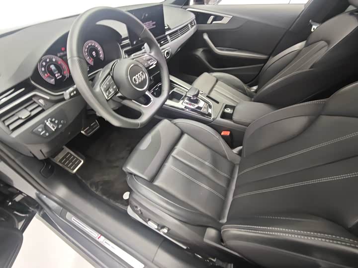 Фото 7 - Audi A4L