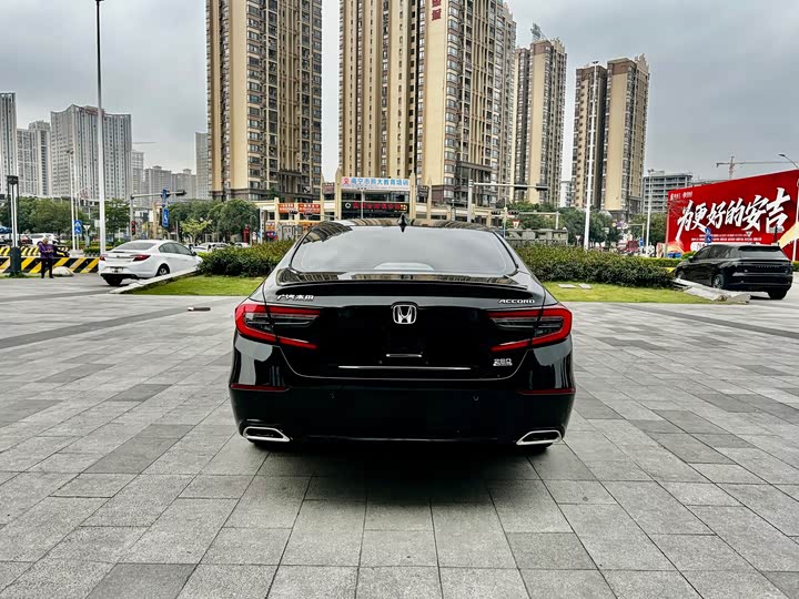 Фото 5 - Honda Accord