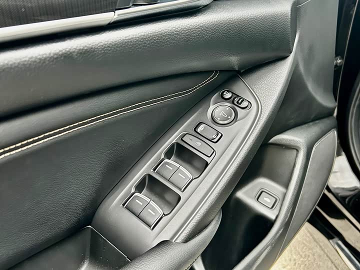 Фото 7 - Honda Accord