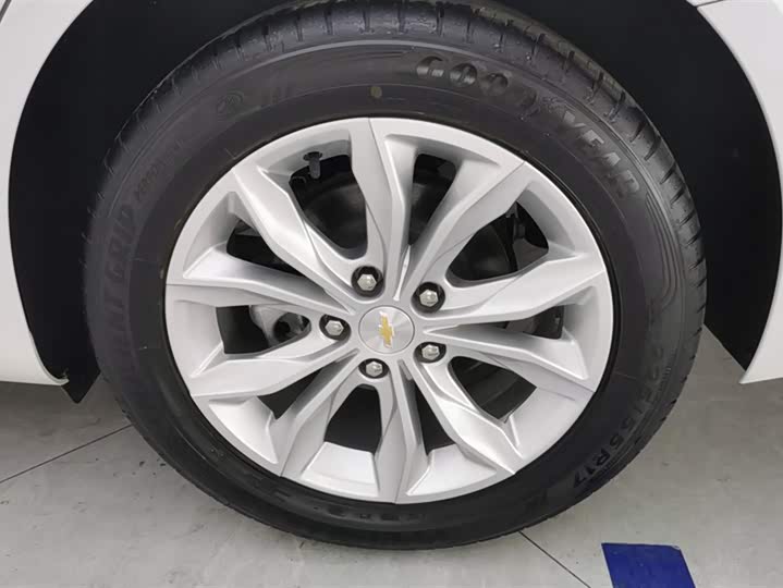 Фото 6 - Chevrolet Malibu XL