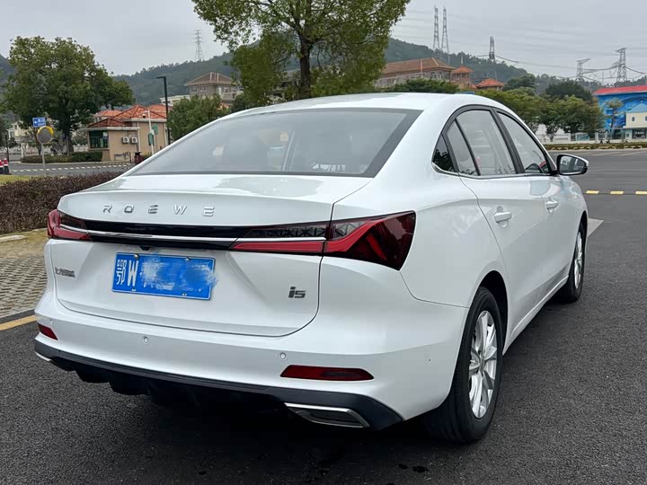 Фото 2 - Roewe i5