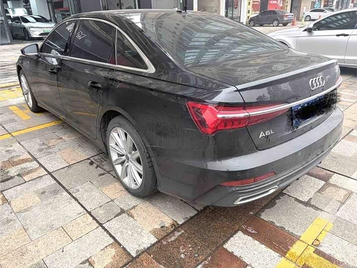 Фото 3 - Audi A6L