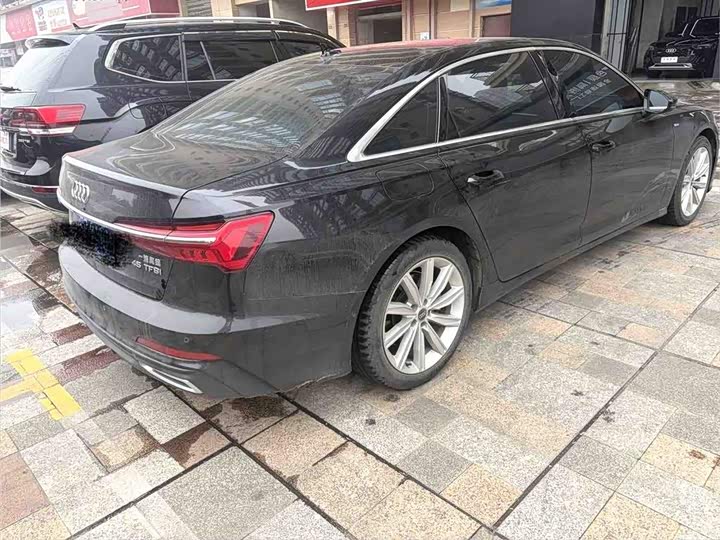 Фото 4 - Audi A6L