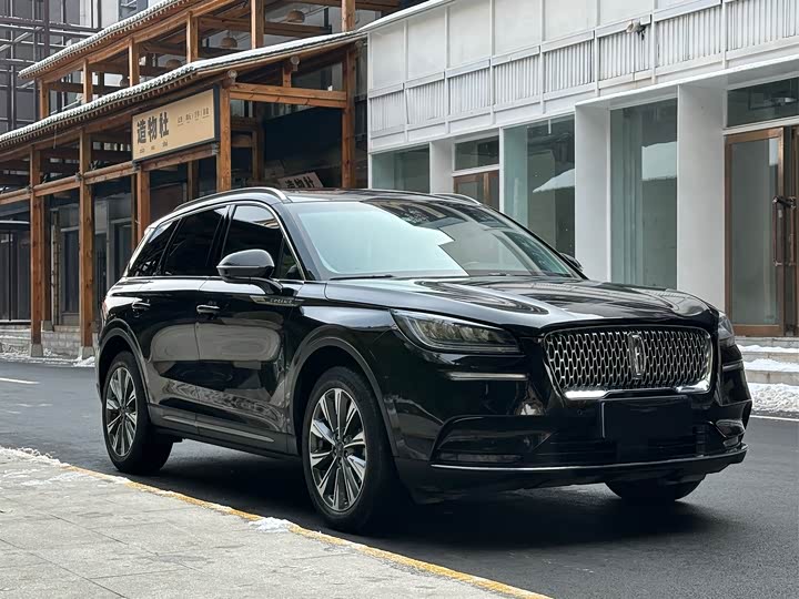 Фото 3 - Lincoln Corsair