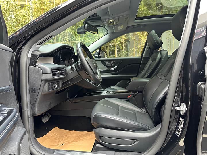 Фото 4 - Lincoln Corsair