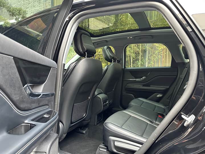 Фото 6 - Lincoln Corsair