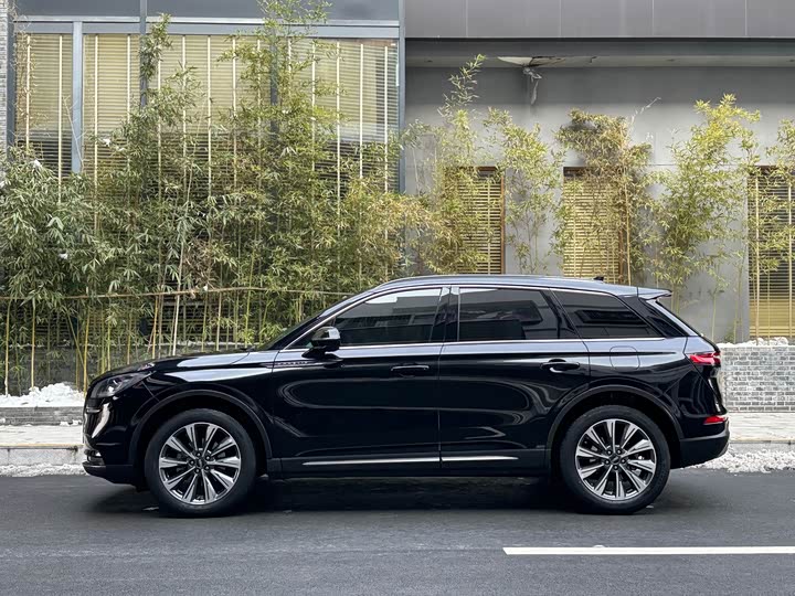 Фото 7 - Lincoln Corsair