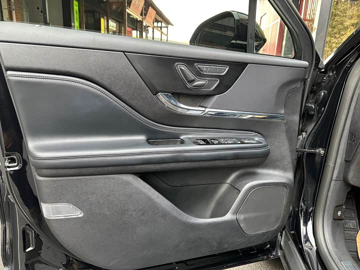 Фото 8 - Lincoln Corsair