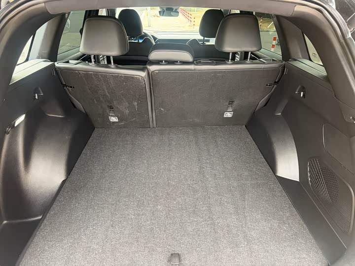 Фото 8 - Geely Monjaro