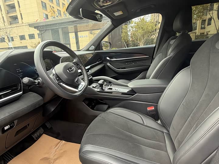 Фото 9 - Geely Monjaro