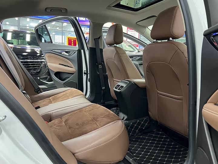 Фото 8 - Buick Regal