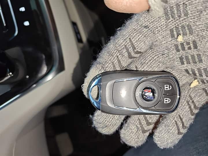 Фото 9 - Buick GL8 ES