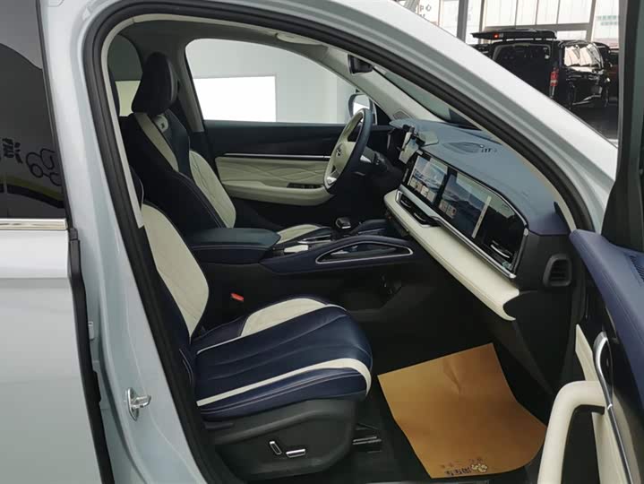 Фото 8 - Geely Monjaro