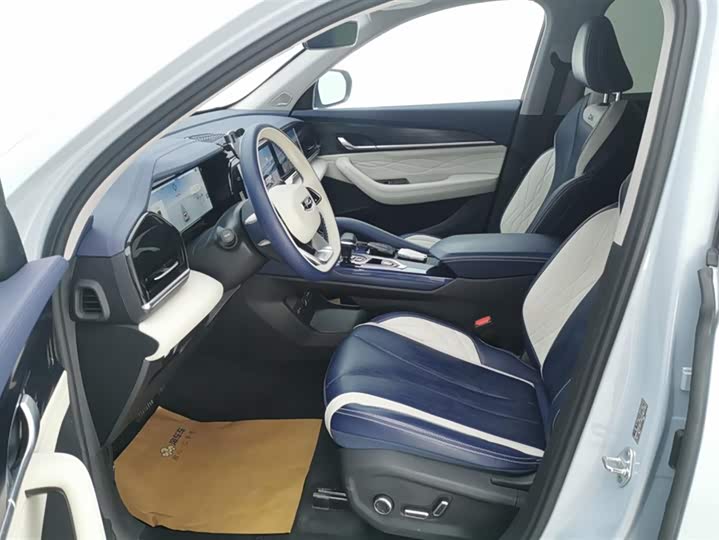 Фото 9 - Geely Monjaro