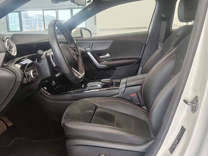 Фото 8 - Mercedes-Benz A-Class