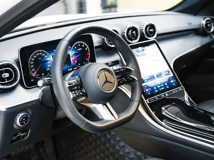Фото 6 - Mercedes-Benz C-Class