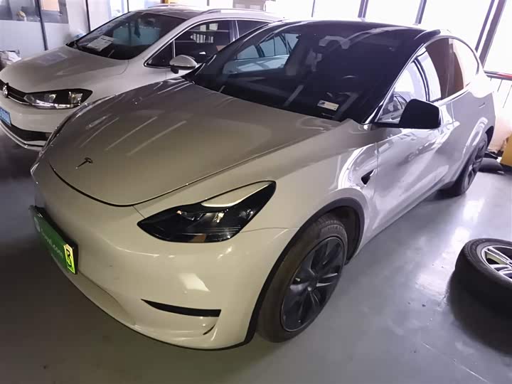 Фото 2 - Tesla Model Y