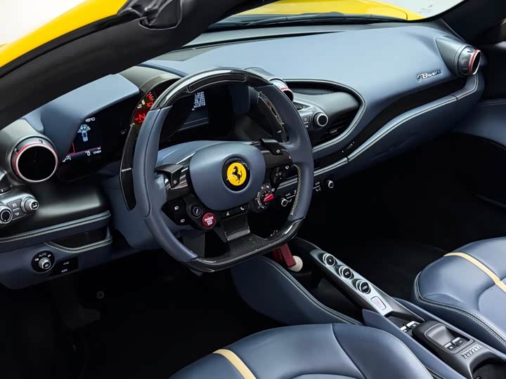 Фото 5 - Ferrari F8