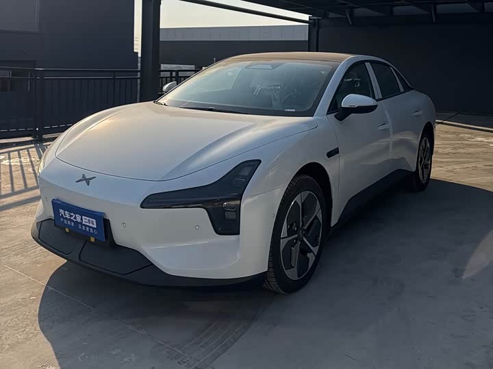 Фото 1 - XPeng Mona M03