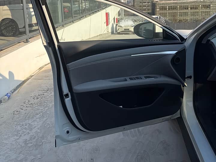 Фото 8 - XPeng Mona M03