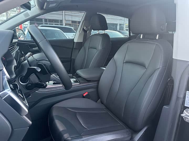 Фото 8 - Audi Q8